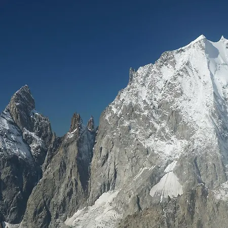 מלון Aiguille Noire 2*