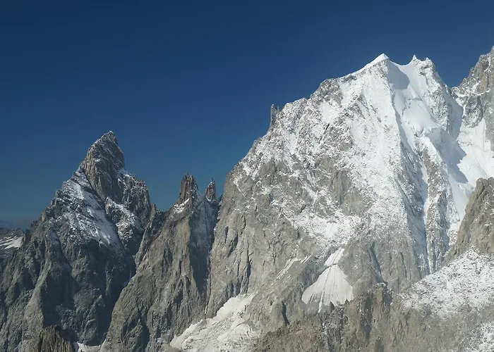 Hotel Aiguille Noire 2*